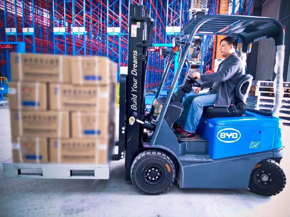 “智”在必行，比亞迪叉車打造“向上、向善”搬運新未來